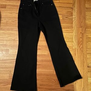 Perfect vintage flare jeans, in black. Never worn!
